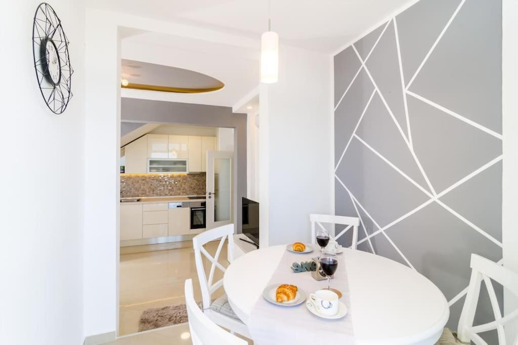 Sea View Apartment 10 Minutes Walk From Old City Дубровник Екстериор снимка